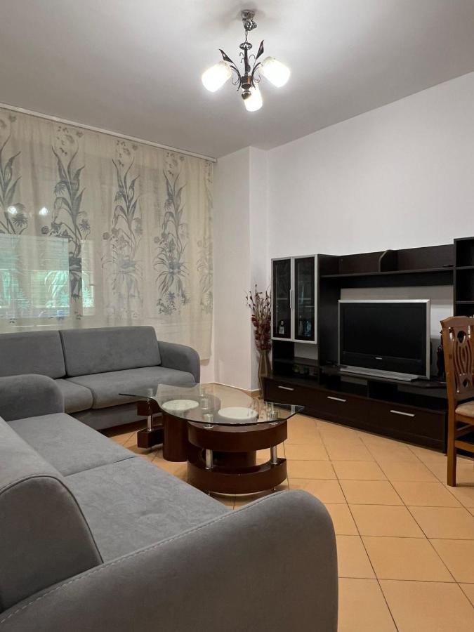Leonard Apartment Tirana Exteriör bild