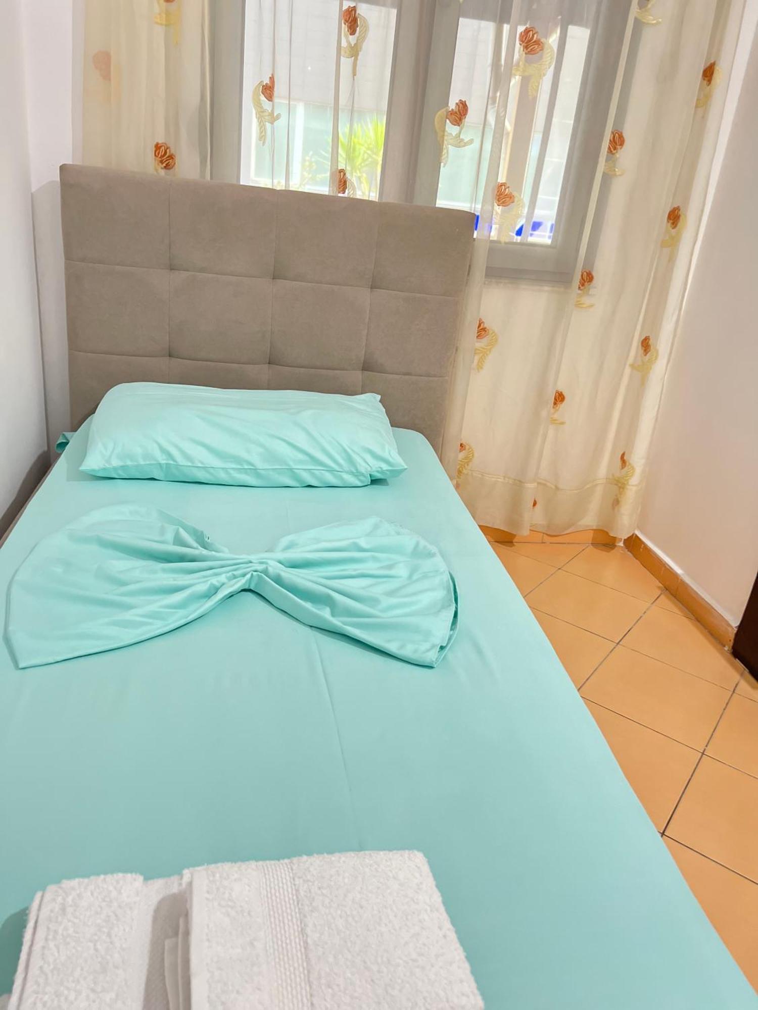 Leonard Apartment Tirana Exteriör bild